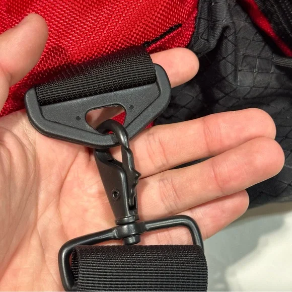 Oakley Icon 2.0 Duffle Bag Red/Black Tactical Software Vintage Y2K Gorpcore